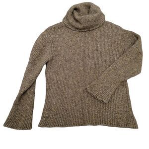 Green Turtle neck knitted sweater